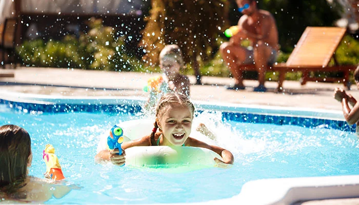 Notificação de infrações cometidas na piscina