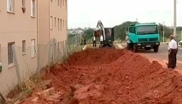 Construtora começa recuperação de estrutura em condomínio residencial que apresentou risco de afundar