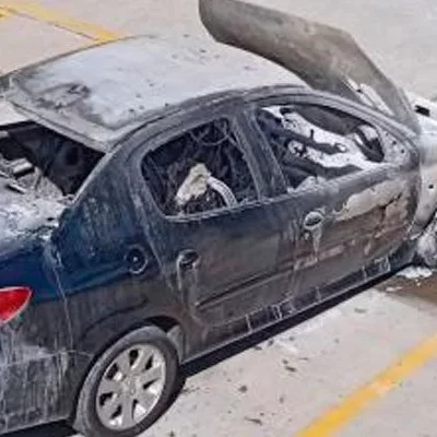 Carro no bairro Residencial Flamboyant pegou fogo na madrugada desta quinta-feira