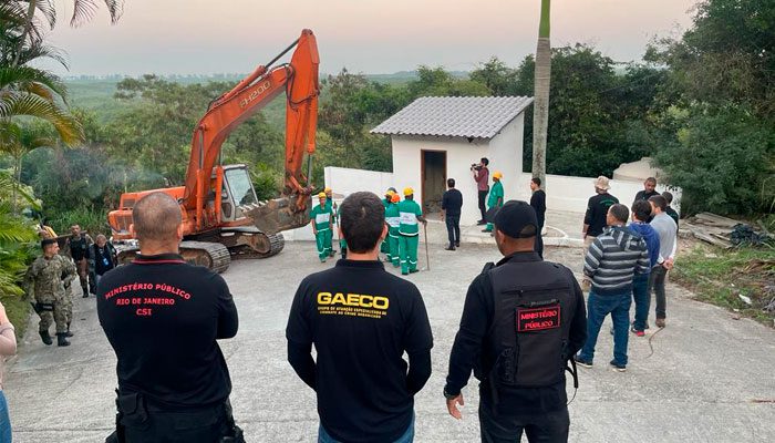 MP e Prefeitura do Rio fazem operação para demolir condomínio ilegal em APA na Zona Oeste