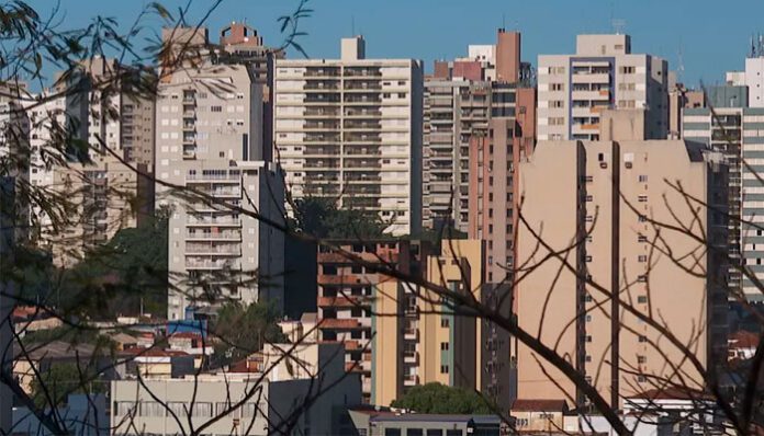 Valor do condomínio na região central de Ribeirão Preto, SP, é extremamente alto