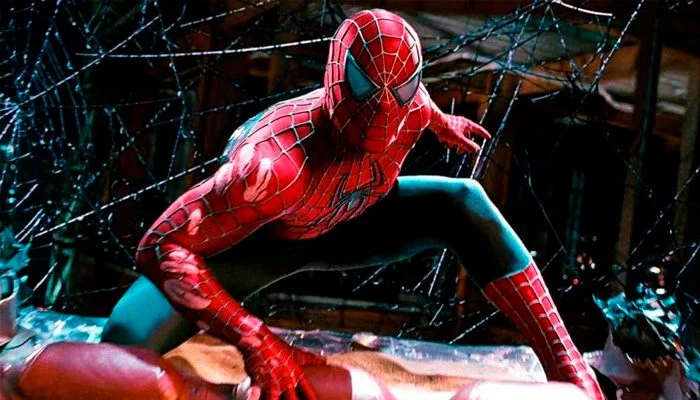 Homem-Aranha do Crime’ escala prédios e preocupa cidadãos brasileiros