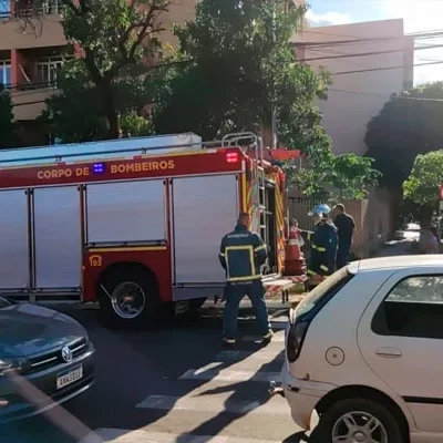 Corpo de Bombeiros atende ocorrência de vazamento de gás em prédio em Umuarama