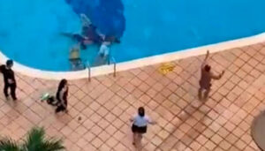 Descarga elétrica em piscina de condomínio na Colômbia deixa quatro feridos
