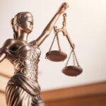 Lei que iguala plano em audiência entre juízes e advogados é sancionada