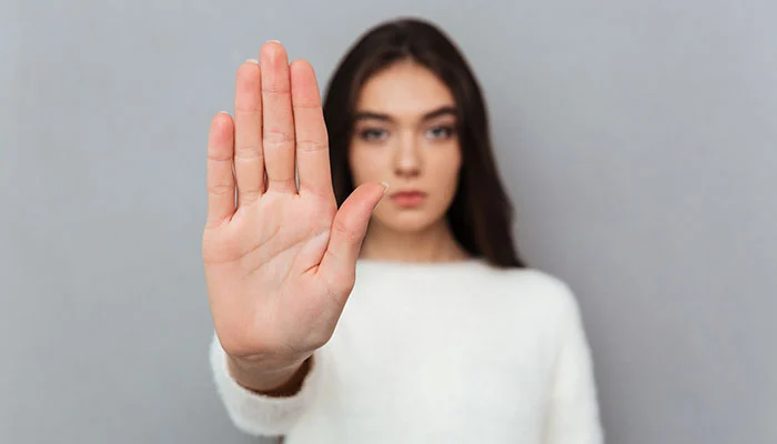 Mês Internacional da Mulher e a Violência doméstica dentro de condomínios residenciais