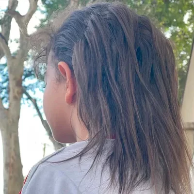 Menina corta o cabelo após ser chamada de 'macaca' por funcionária de condomínio em Rio Preto