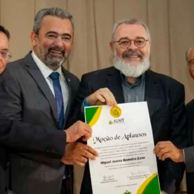 O presidente da AL, Eduardo Botelho; Claudecir Contreira, presidente do Creci-MT; o advogado Miguel Zaim e o deputado Júlio Campos, respectivamente.