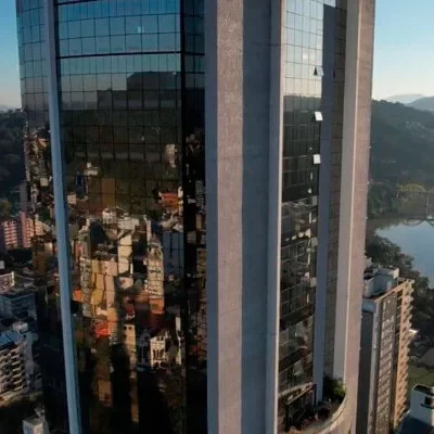 Por que a Justiça Federal mandou demolir luxuoso prédio gigante de Blumenau