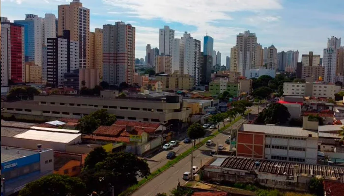 Jovem de Goiânia vive inferno com perseguição de síndico em condomínio de luxo