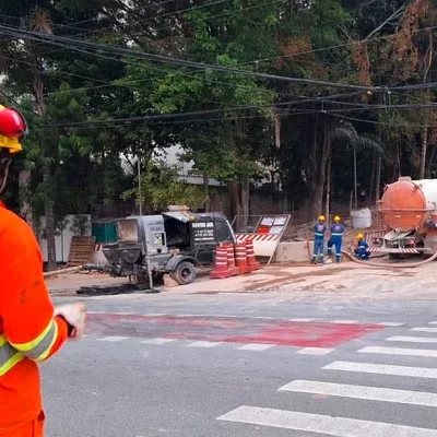 Condomínio onde cratera se abriu foi avisado do risco de obra de metrô