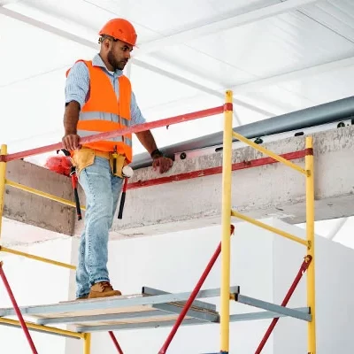 Pedreiro morre ao cair de 10 metros de altura após parede de obra ceder em condomínio no Jardim Alto da Boa Vista