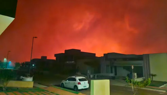 Moradores deixam casas após incêndio atingir condomínio na zona Sul de Ribeirão Preto-sindicolegal