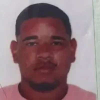 Jovem de 20 anos é morto dentro de condomínio após foto com gesto de facção nas redes sociais-sindicolegal