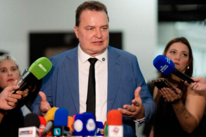 Max Russi defende piso salarial e reconhecimento de professor para 7 mil educadores de creches em MT-sindicolegal