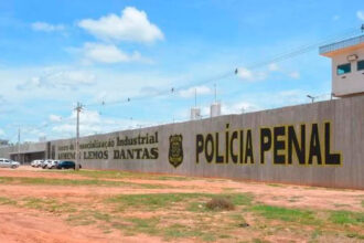 Policial penal é pega com drogas e celulares ao tentar entrar em presídio de VG-sindicolegal