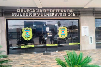Delegacia da Mulher 24 horas de Várzea Grande supera mil atendimentos e registra 110 prisões-sindicolegal